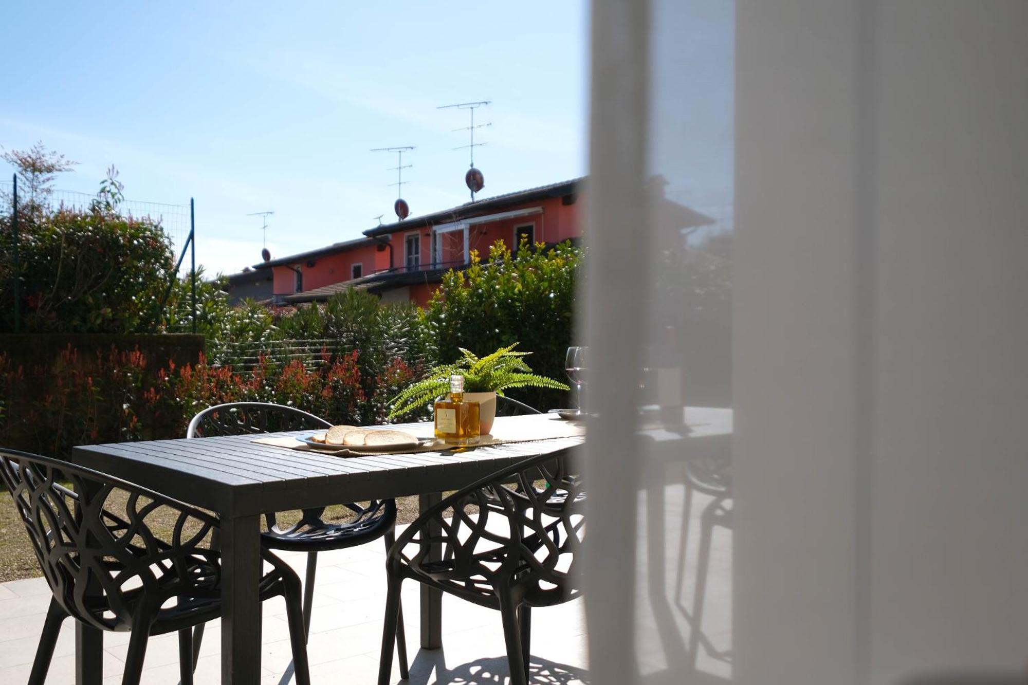 Luxury Villas Gardenia With Private Pool Padenghe sul Garda Exterior photo