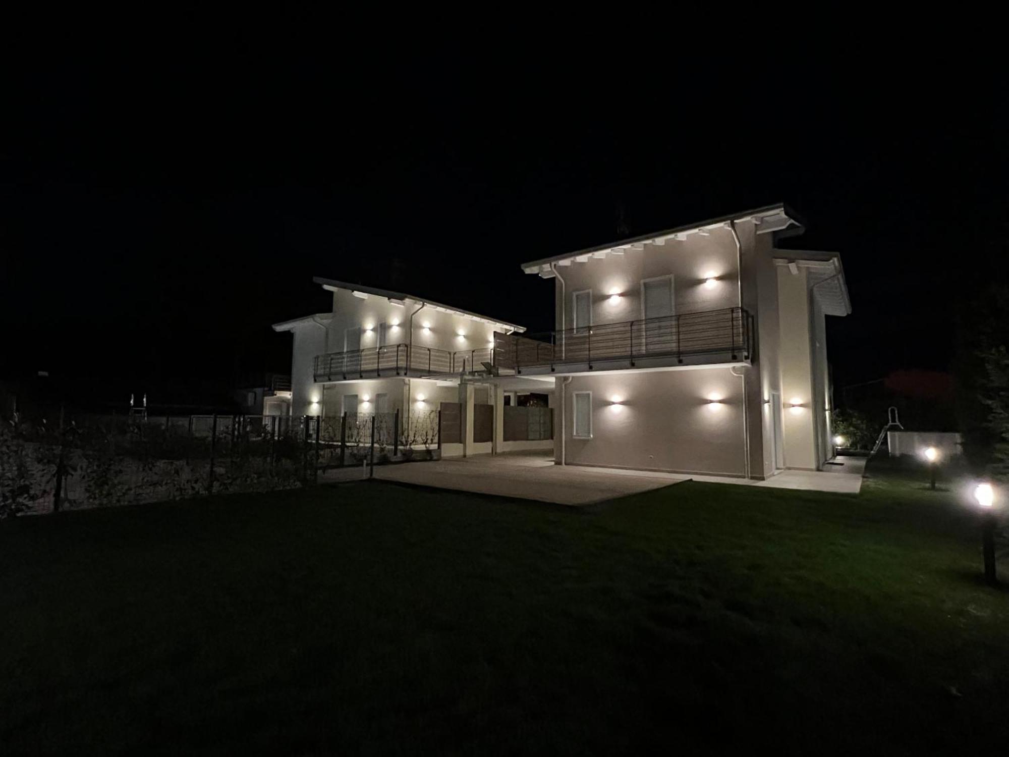 Luxury Villas Gardenia With Private Pool Padenghe sul Garda Exterior photo